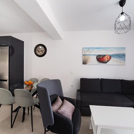 Mpm Apartment Perigiali Nidhrion Exteriör bild